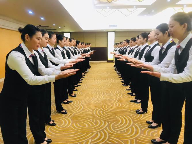 寬溝第三天基礎(chǔ)服務(wù)禮儀培訓(xùn)——專業(yè)服務(wù)從禮儀起步